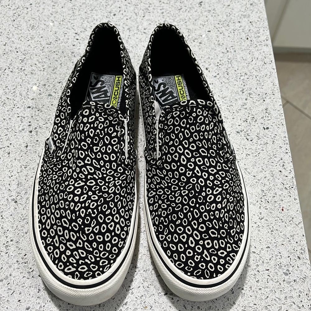 Vans women’s size 9. EcoCush. Brand new, worn once but they were too big.